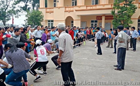 Hội khỏe phường Đông Ngạc chào mừng 88 năm Ngày truyền thống MTTQ Việt Nam