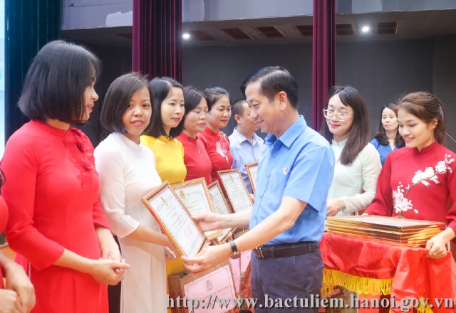 LĐLĐ quận Bắc Từ Liêm biểu dương 60 gia đình CNVCLĐ tiêu biểu năm 2023