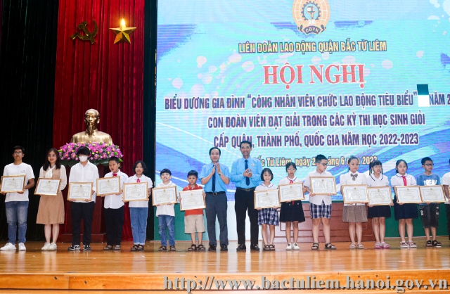 LĐLĐ quận Bắc Từ Liêm biểu dương 60 gia đình CNVCLĐ tiêu biểu năm 2023