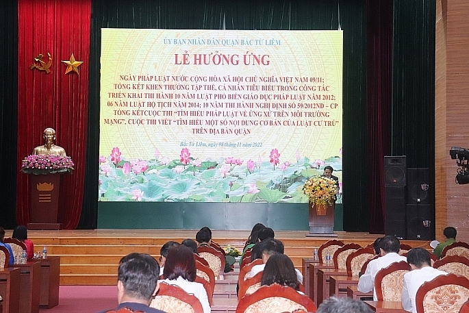Description: - Quận Bắc Từ Liêm hưởng ứng Ngày Pháp luật Việt Nam năm 2022. Ảnh: Bạch Dương