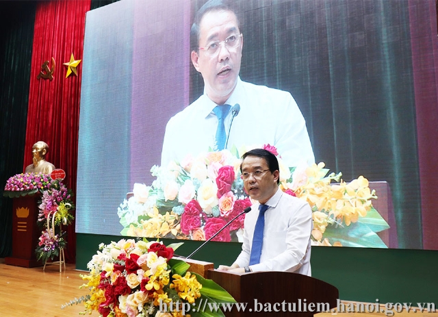 Description: B&iacute; thư Quận ủy, Chủ tịch UBND quận Bắc Từ Li&ecirc;m Lưu Ngọc H&agrave; ph&aacute;t biểu chỉ đạo tại hội nghị.