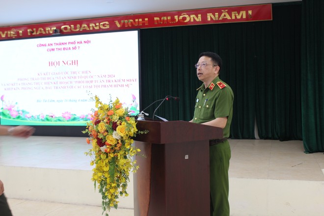 Description: Thiếu tướng Nguyễn Hồng Ky, Phó Giám đốc CATP phát biểu chỉ đạo tại hội nghị