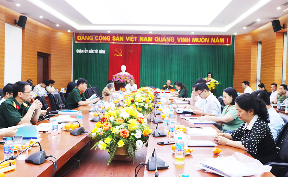 Phó Chủ tịch UBND quận Bắc Từ Liêm Lê Thị Thu Hương phát biểu tại tọa đàm.