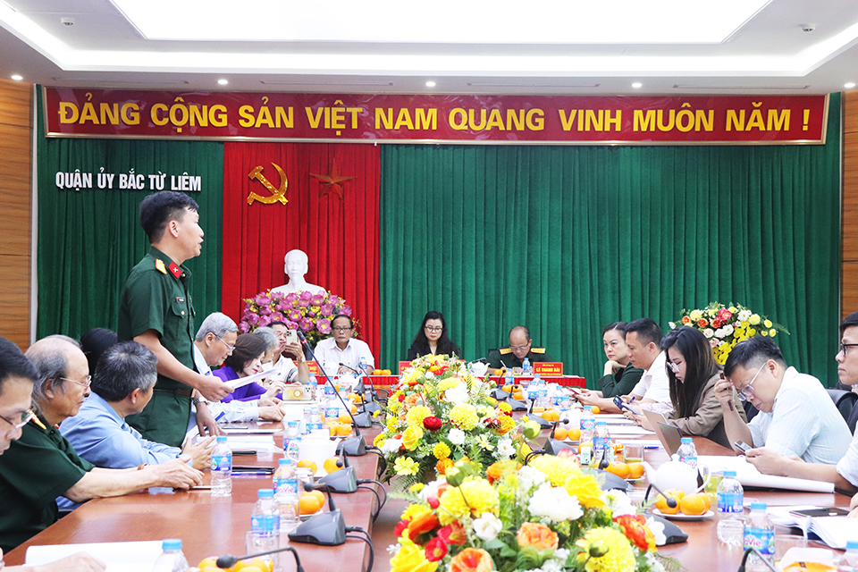 Đại biểu chia sẻ tại tọa đàm.