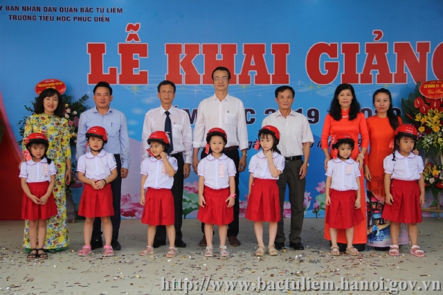 Description: C:\Users\Administrator\Pictures\2019-09-05 khai giang TH phuc diên\khai giang TH phuc diên 003.JPG