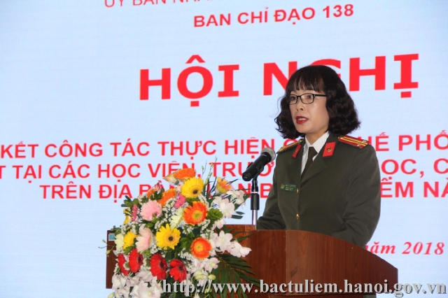Lãnh đạo Đội an ninh - Công an Quận báo cáo
