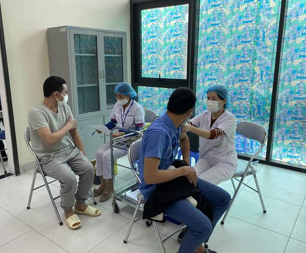 Quận Bắc Từ Liêm đã tiêm trên 4.600 mũi vắc xin trong chiến dịch Tiêm chủng thần tốc mùa Xuân