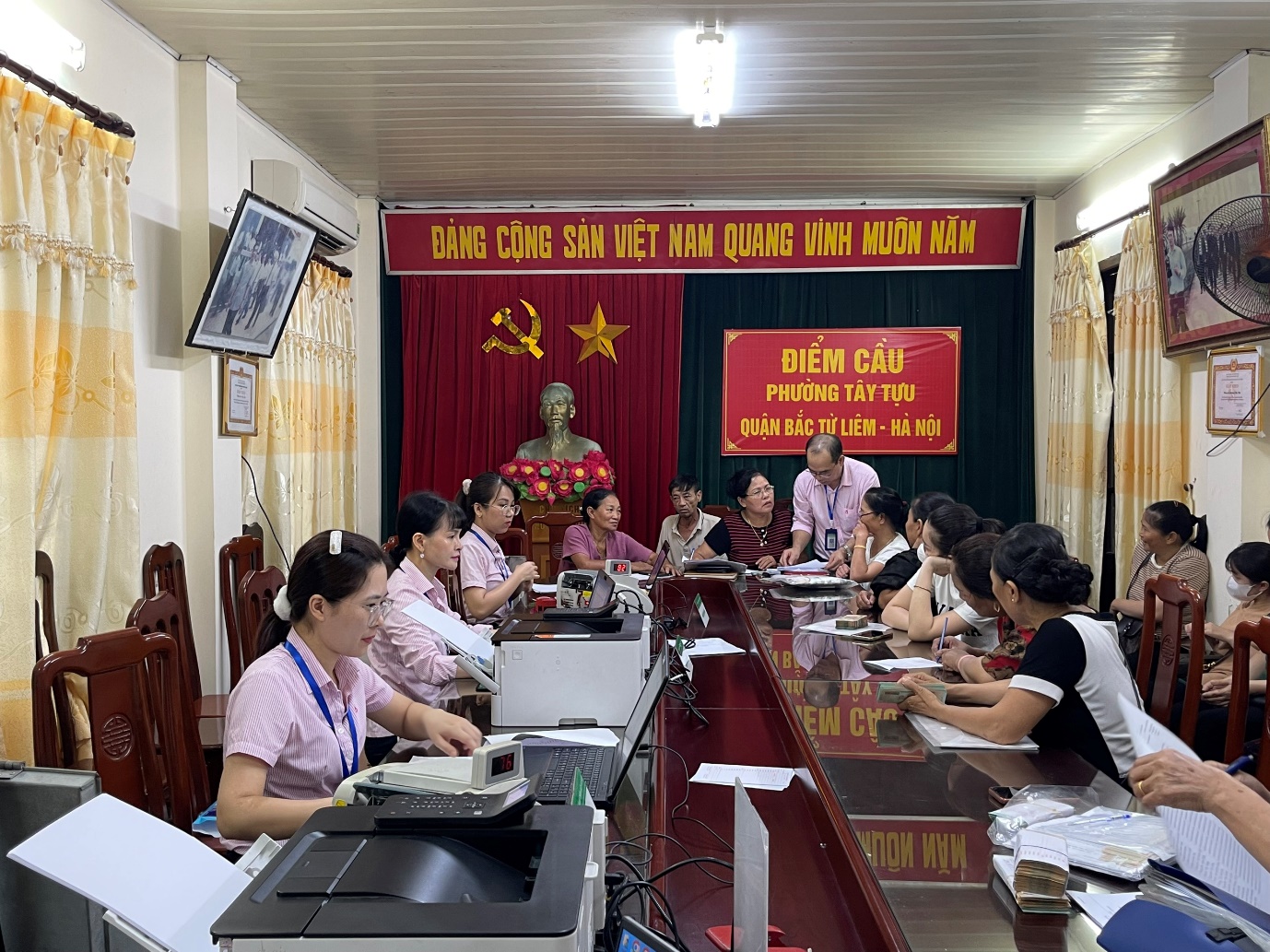 Ngân hàng CSXH quận Bắc Từ Liêm giải ngân 4,6 tỉ đồng nguồn vốn tín dụng chính sách tới người dân trên địa bàn phường Tây Tựu